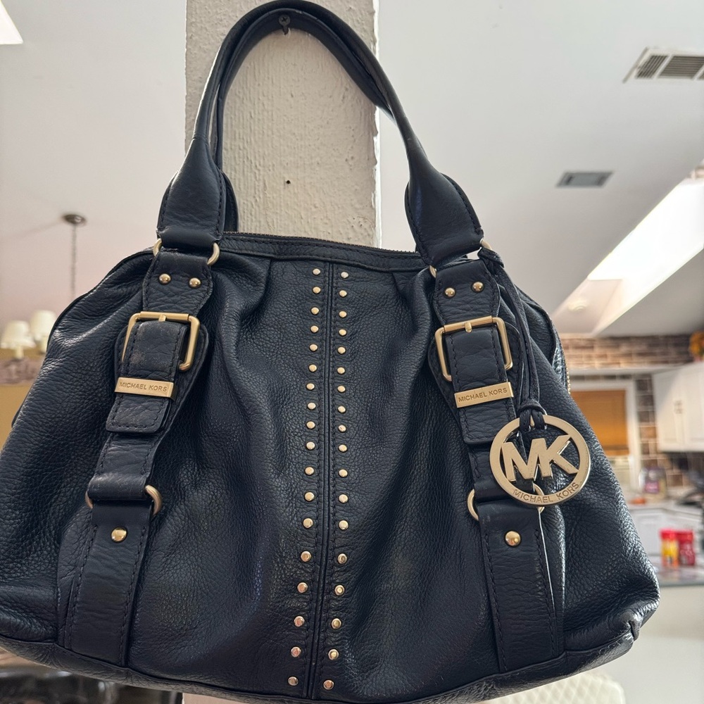 MICHAEL KORS ASTOR SHOULDER HANDBAG Navy Blue LEATHER BUCKLES STUD